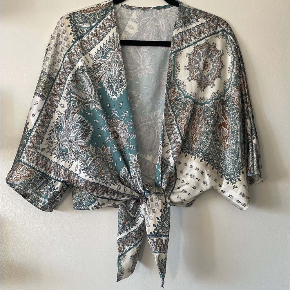 Bohemian Paisley short Kimono tie top| Shein| Sage green/cream/ivory| 2X| EUC